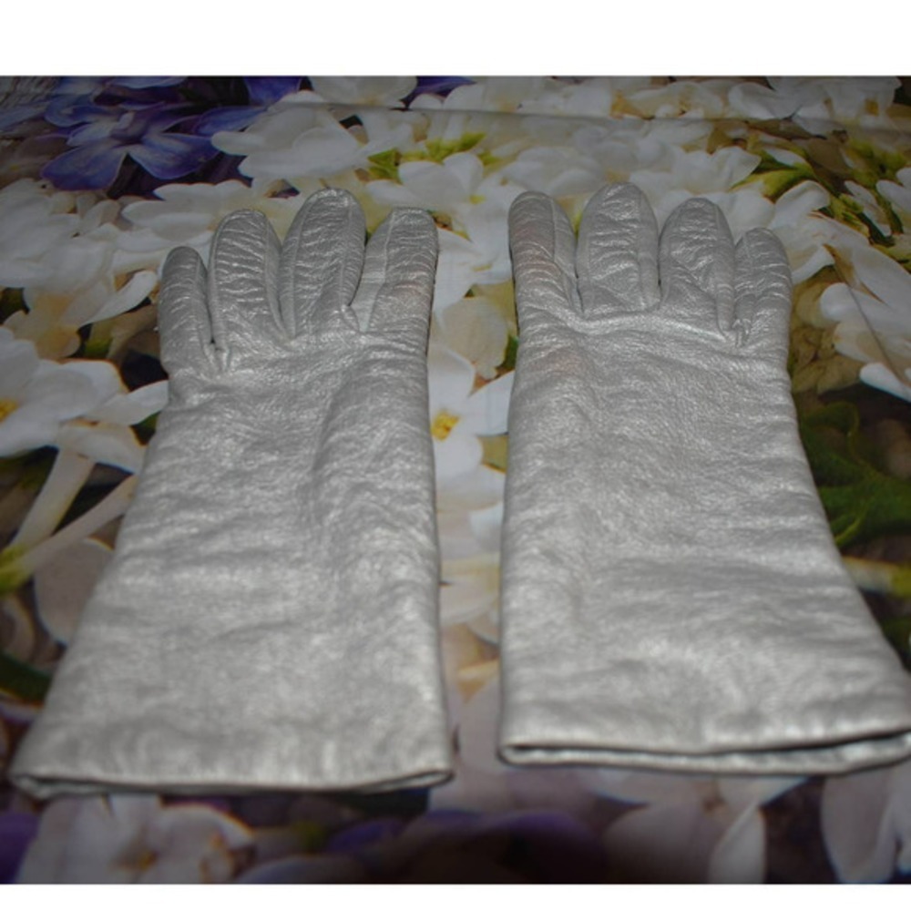 Liz Claiborne Silvered White Winter Leather gloves Size Small